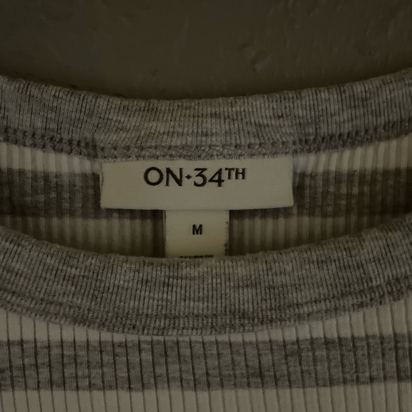 Women’s ON-34th Striped Tee - Picture 3 of 4